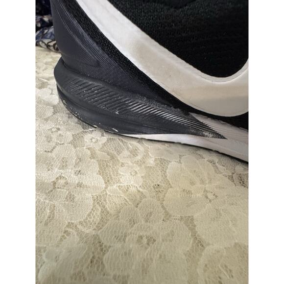 Size 8 - Nike Air Zoom Structure 22 Black Gridiron Running Shoes - Picture 3 of 8